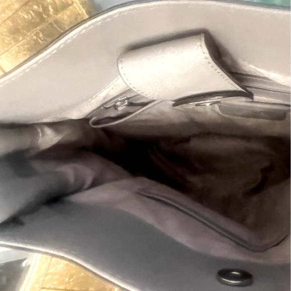 Michael Kors Saffiano Leather Hamilton Tote in Pearl Grey - Picture 6 of 7